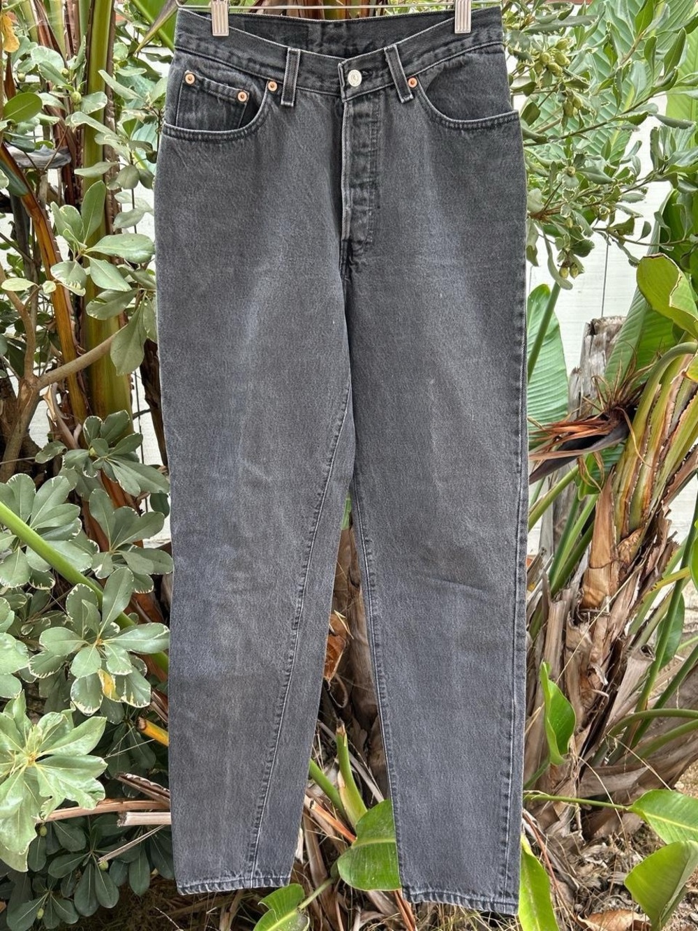 Vintage 1990s Levi’s 17501-0660 Women’s Black Relaxed Tapered Jeans 26x31